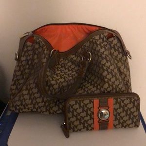New York and company purse and matching wallet